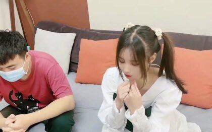 Em gái xinh đẹp thỏa mãn anh trai thất tình