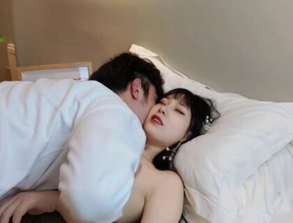 Chịch cô bạn gái mới quen lần đầu tại khách sạn suốt đêm